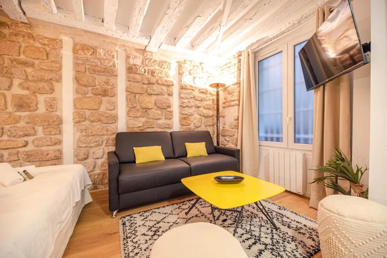 Cosy In Center - With Ac מלון דירות
