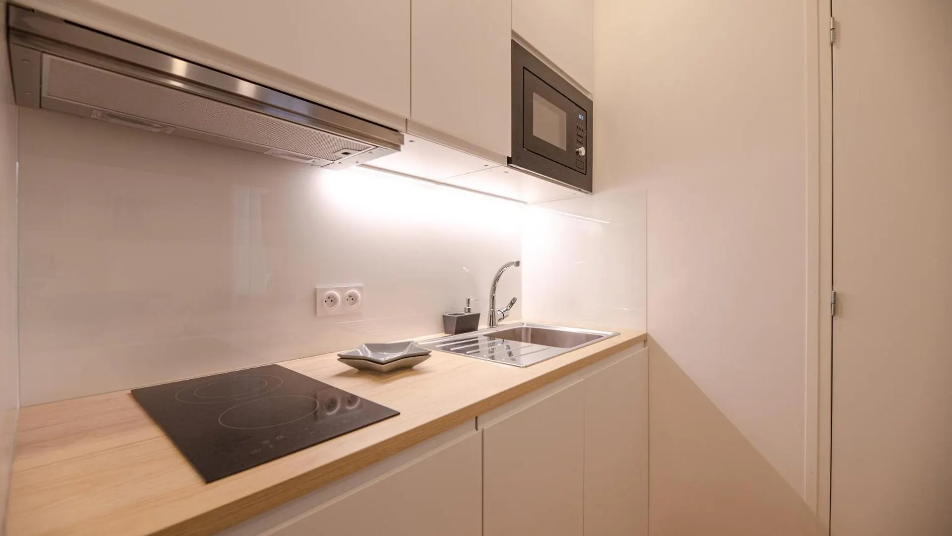 Cosy In Center - With Ac פריז